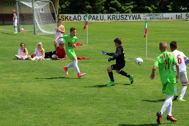 崔康熙:明天的比赛要全力打出自己的进攻和特色,这场非常重要.